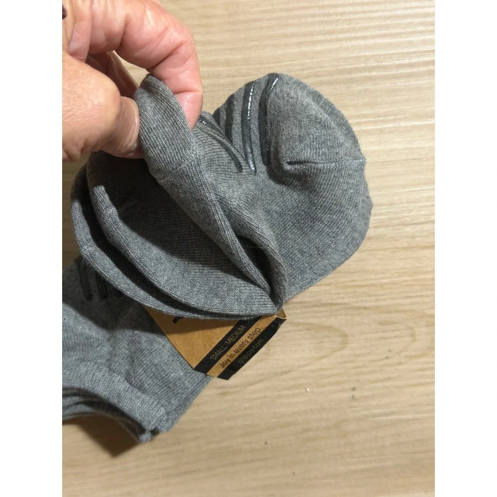 GRIPJOY Low Cut Grip Socks Gray S/M 3 Pack Unisex Non-Slip Yoga Pilates Fitness